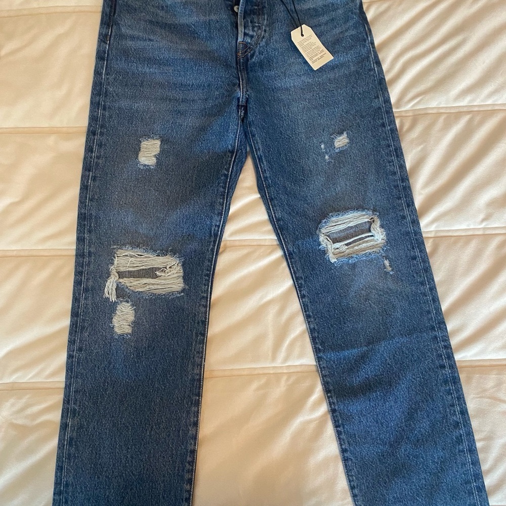 Levi’s Straight-Leg Distressed Jeans